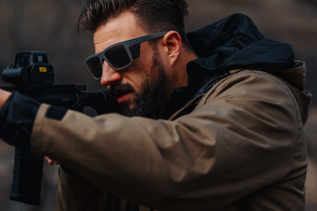 Man wearing the Performance XL VISE Sunglasses: FDE Fader Z87+