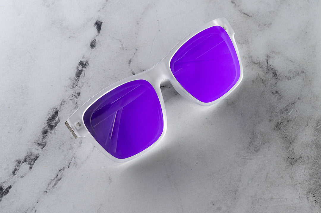 クリーミー　ペイン Marylin Sunglasses: Vapor Frost Ultra Violet Lens | Heat Wave Visual