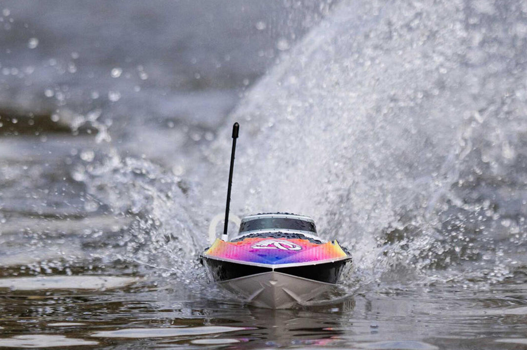 Heat Wave X Horizon Hobby Recoil 2 Remote Controlled Boat - 18 Inch